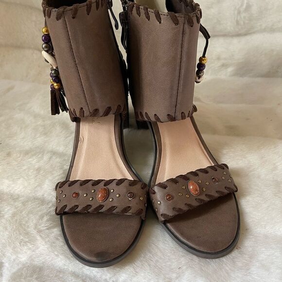 Very Volatile brown vegan leather Boho beaded ankle strap sandals 3” heels SZ8 - Picture 4 of 11